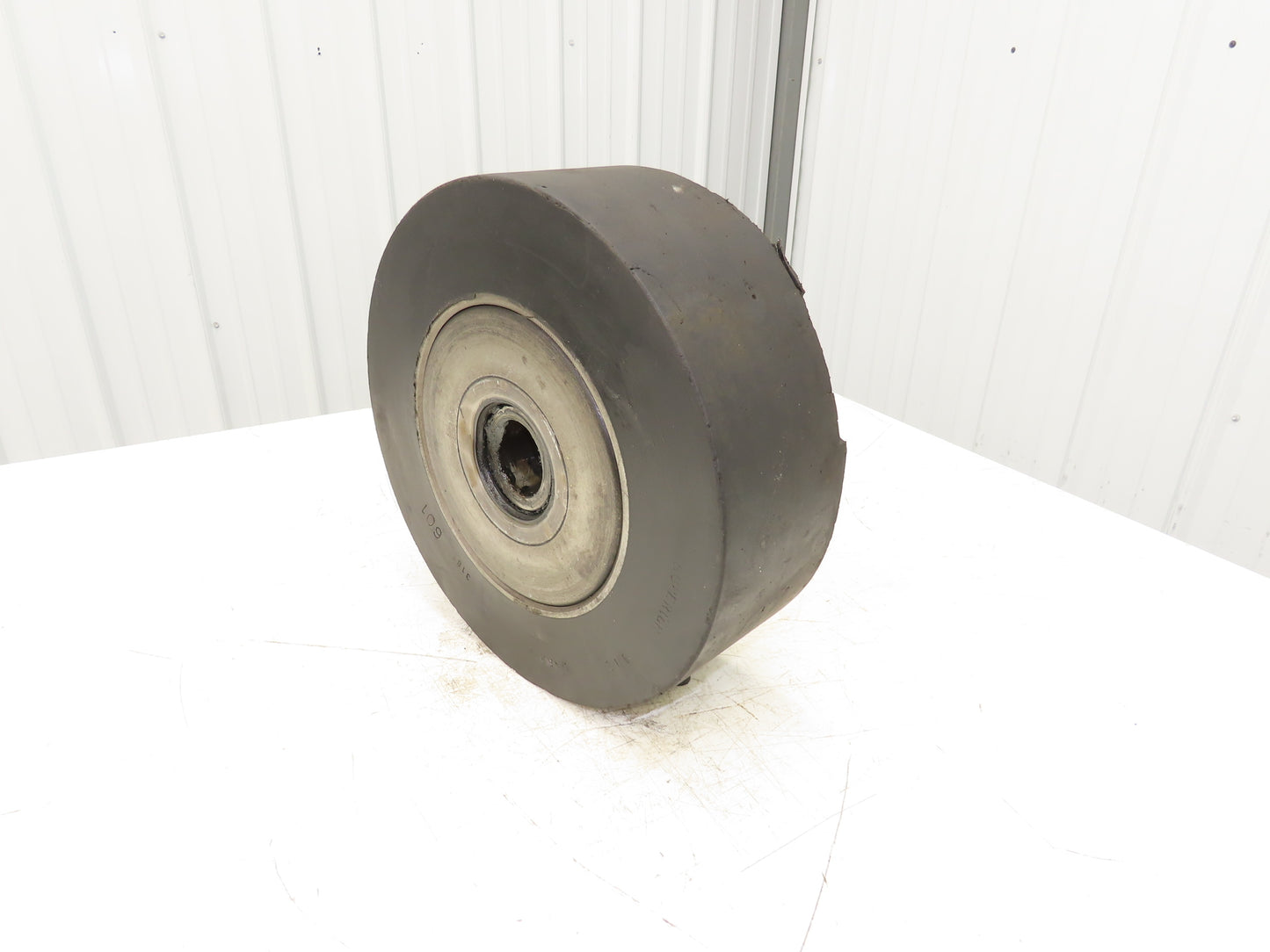 Superior Tire 318 601 Industrial Tire Resilient Solid Black 13.75X5X8"
