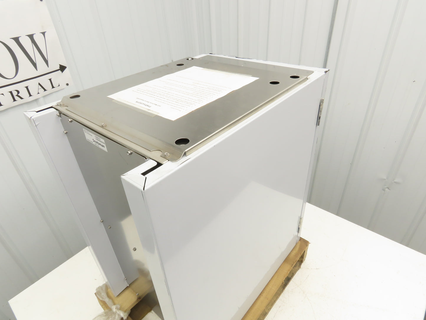 Scotsman HST16-A Stationary Cabinet Stand for HID312 Ice Maker 16.5"x23.75"x32"H