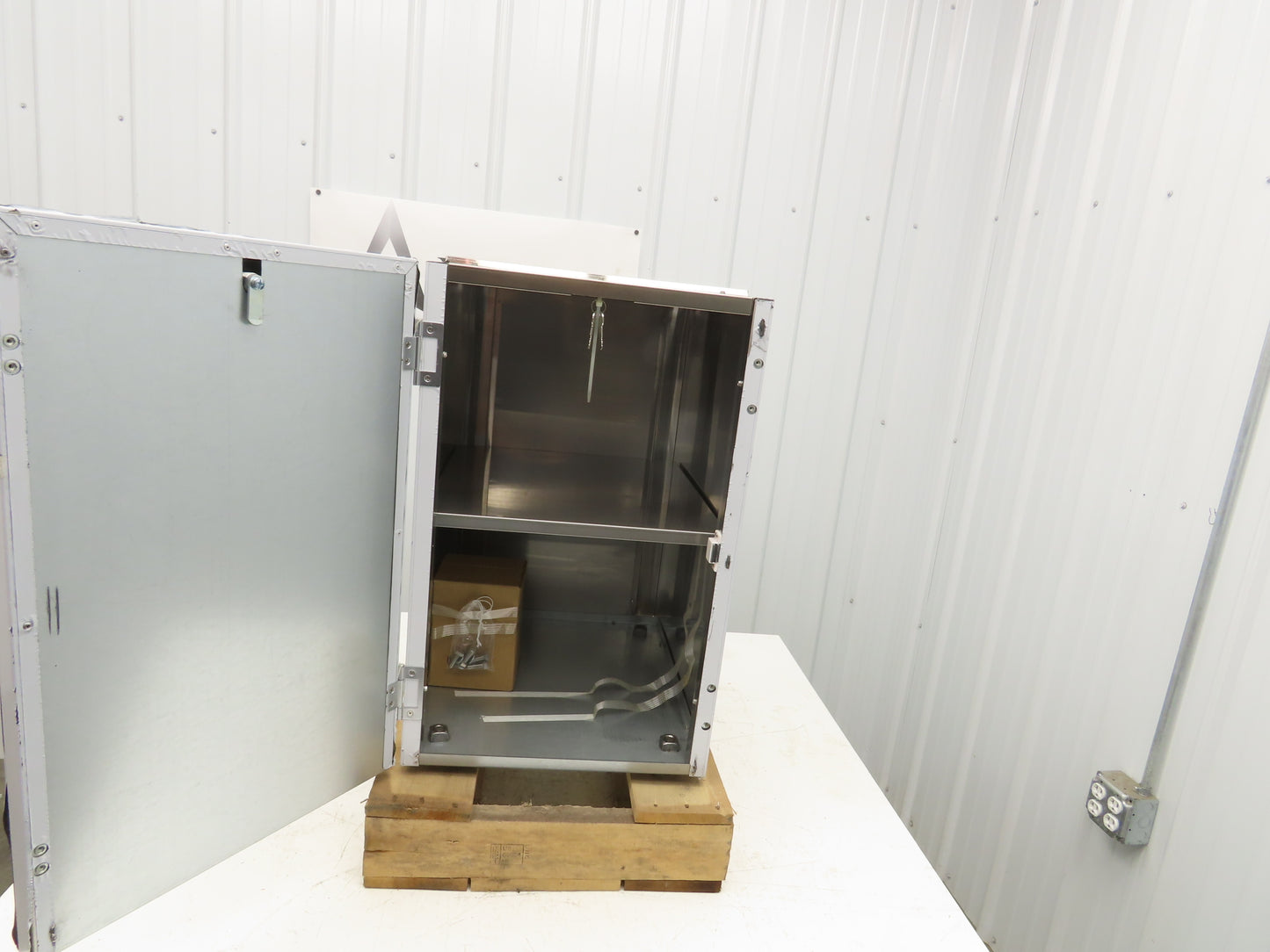 Scotsman HST16-A Stationary Cabinet Stand for HID312 Ice Maker 16.5"x23.75"x32"H