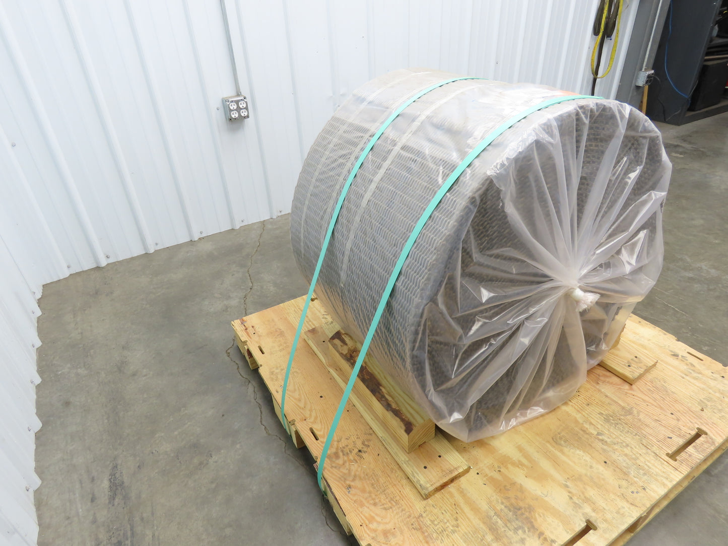 Cambridge T314-24 FBFS Stainless Wire Mesh Furnace Flat Conveyor Belt 24"x 150'