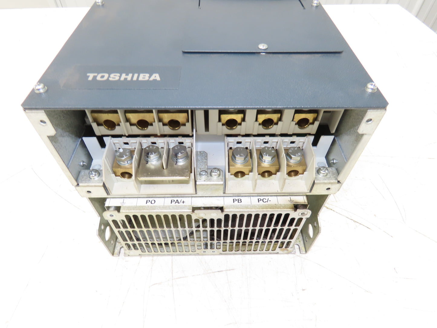 Toshiba VFAS1-2185PM AC VFD Inverter Drive 3PH 200-240V 77A 29kVA 18.5kW 25Hp