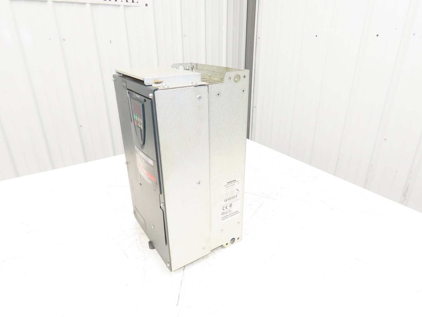 Toshiba VFAS1-2185PM AC VFD Inverter Drive 3PH 200-240V 77A 29kVA 18.5kW 25Hp