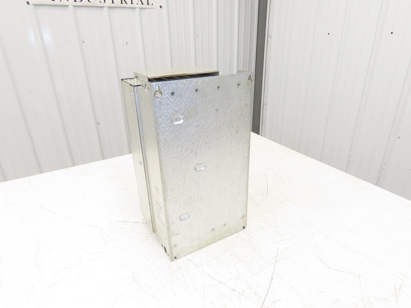 Toshiba VFAS1-2185PM AC VFD Inverter Drive 3PH 200-240V 77A 29kVA 18.5kW 25Hp