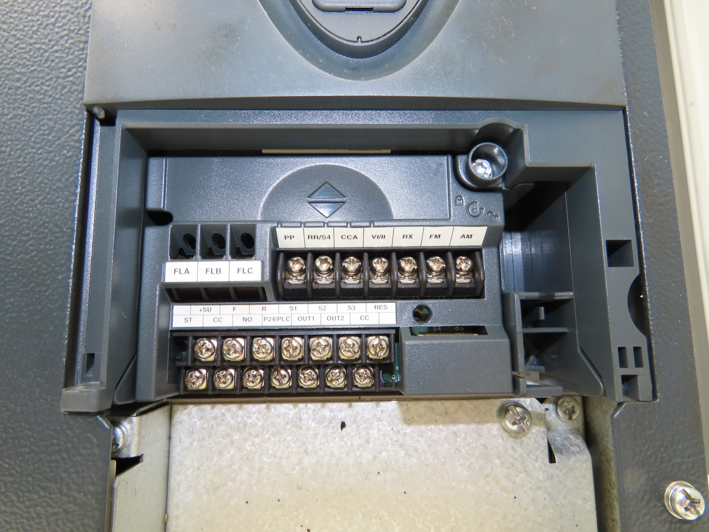 Toshiba VFAS1-2185PM AC VFD Inverter Drive 3PH 200-240V 77A 29kVA 18.5kW 25Hp