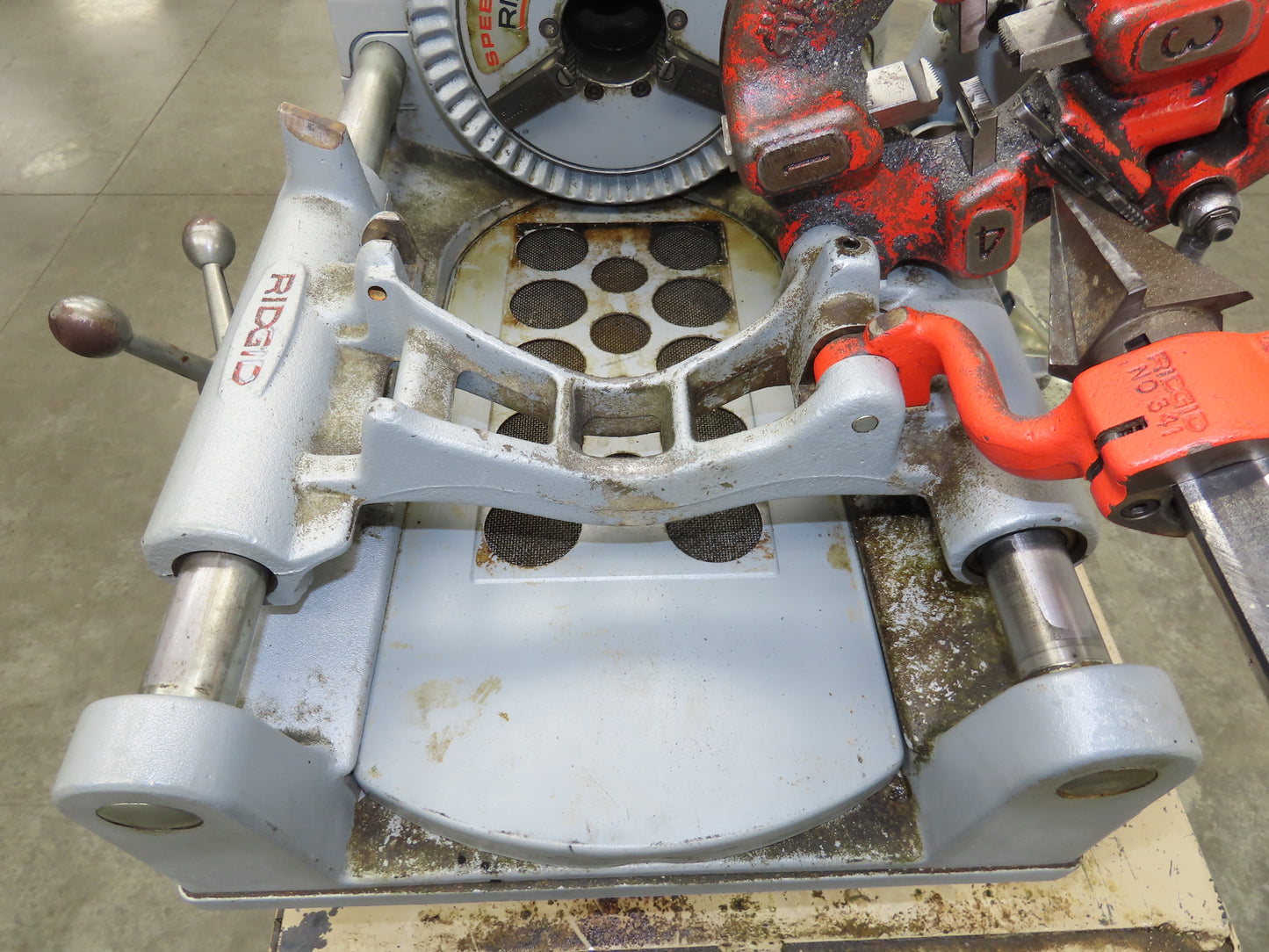 Ridgid 535 Pipe Bolt Threader Machine Stand 120VAC 15A Universal 811A Die 1/8-2"
