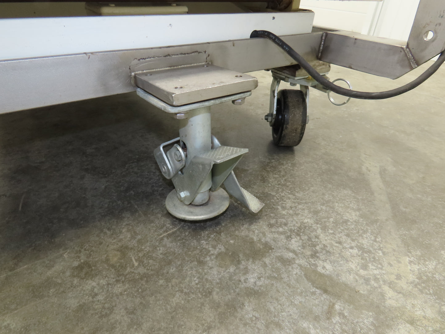 Southworth LS2-48 2000LB Scissor Electric Lift Table 48" Travel 72x30" Top 120V