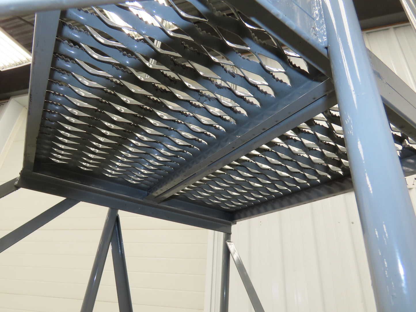 Uline H-7919 Rolling Ladder 4 Step 36" Work Platform 40" Top Step 800lbs Cap