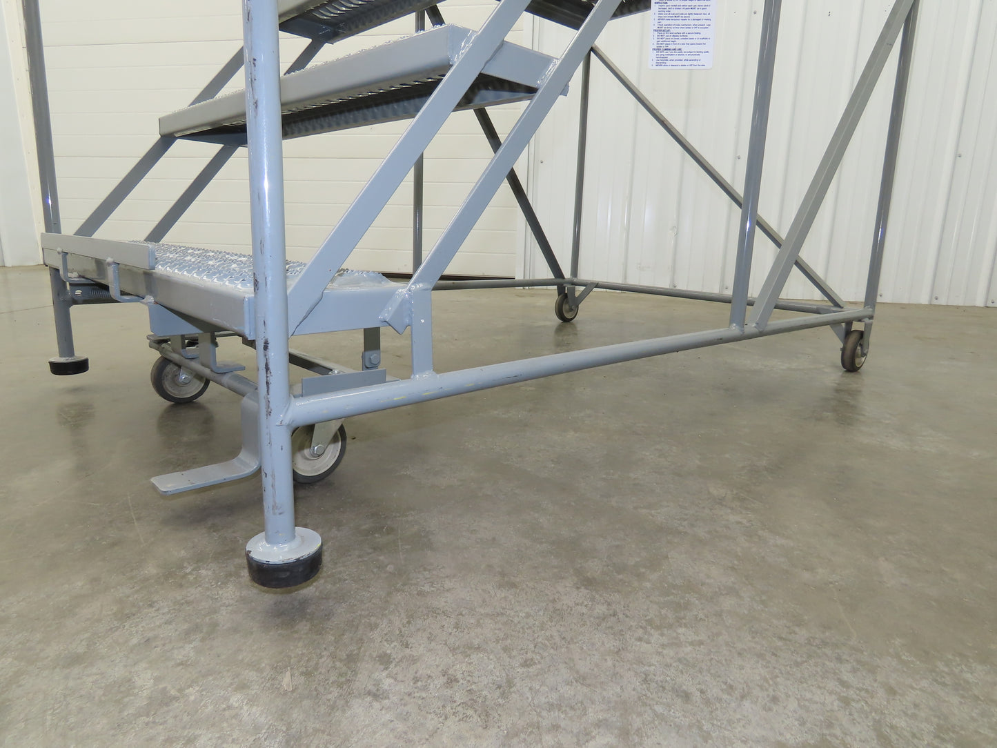 Uline H-1868 Rolling Ladder 4 Step 36" Work Platform 40" Top Step 800lbs Cap