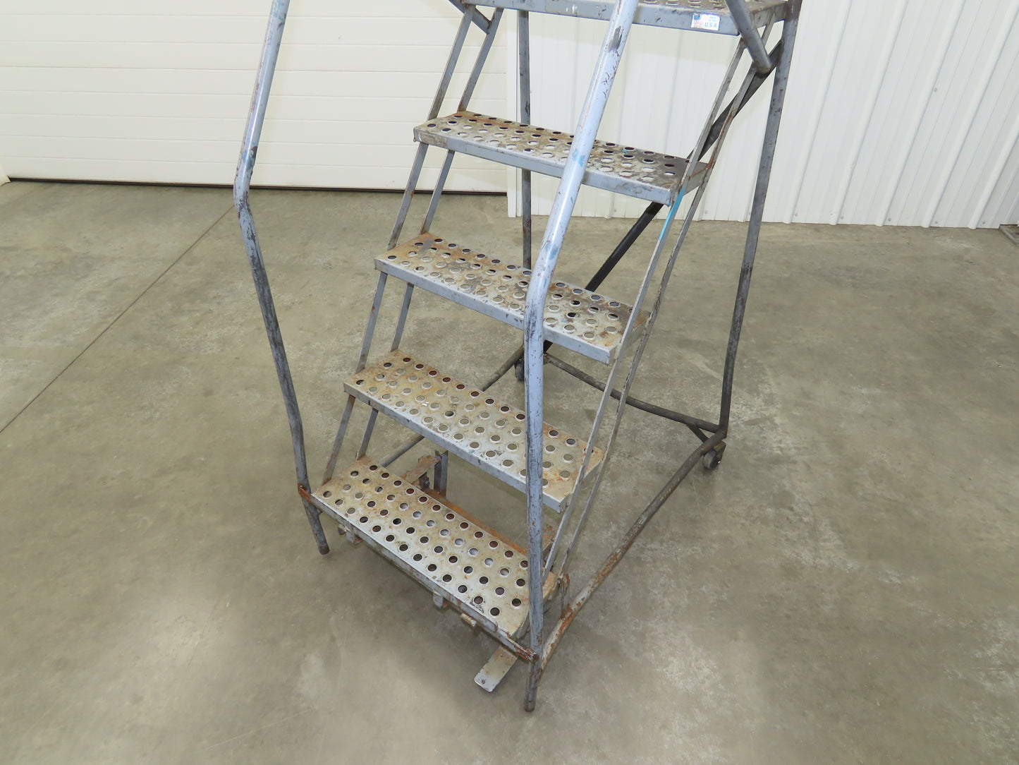 Cotterman 933701 Rolling Ladder 5 Step 10" Work Platform 50" Top Step 450lbs