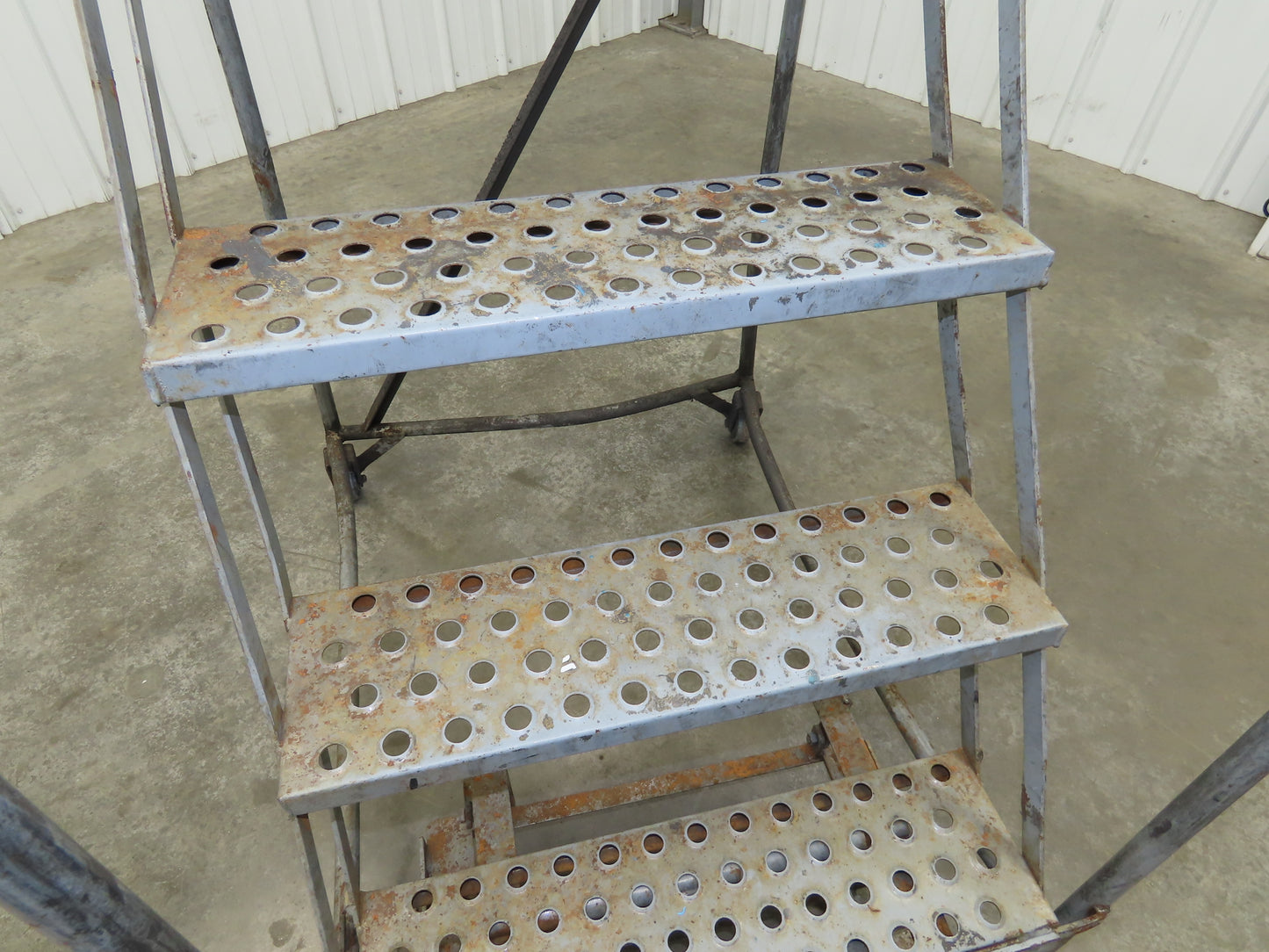 Cotterman 933701 Rolling Ladder 5 Step 10" Work Platform 50" Top Step 450lbs