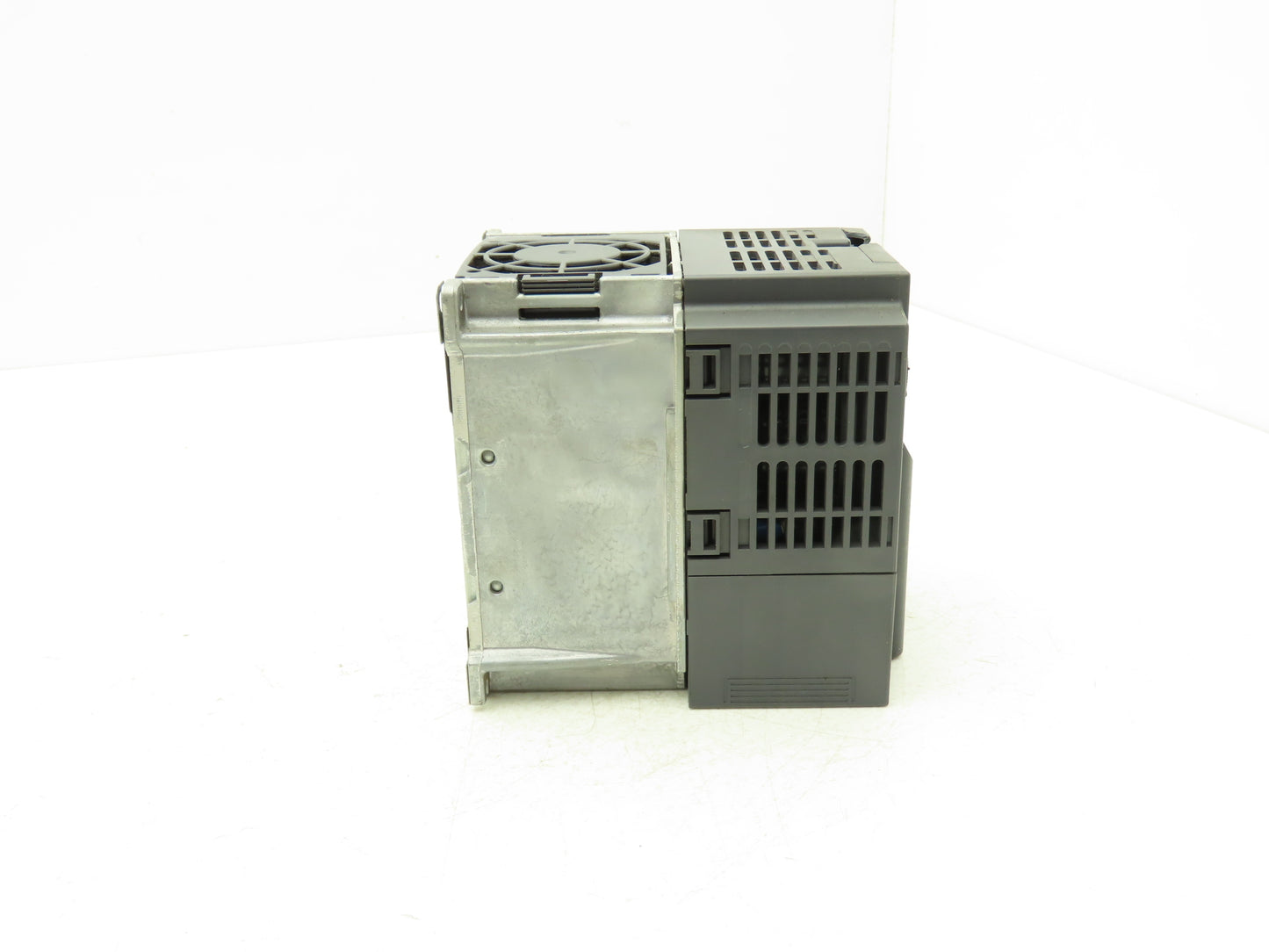 Mitsubishi Electric FR-D720-1.5K AC Servo Inverter Drive 1.5kW 2Hp 200-240V 3Ph