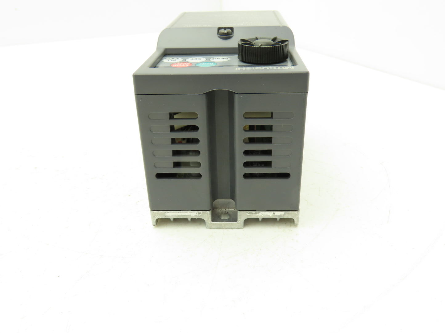 Mitsubishi FR-E720-0.2K AC Servo Drive 0.2kW 1/4Hp 200-240V 3Ph w/CC-Link Module