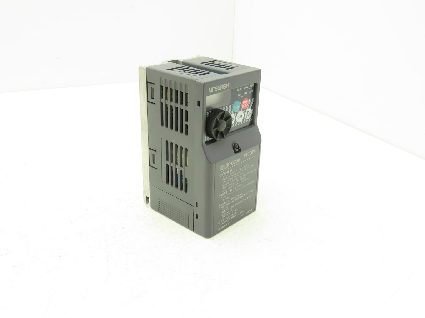 Mitsubishi FR-E720-0.2K AC Servo Drive 0.2kW 1/4Hp 200-240V 3Ph w/CC-Link Module
