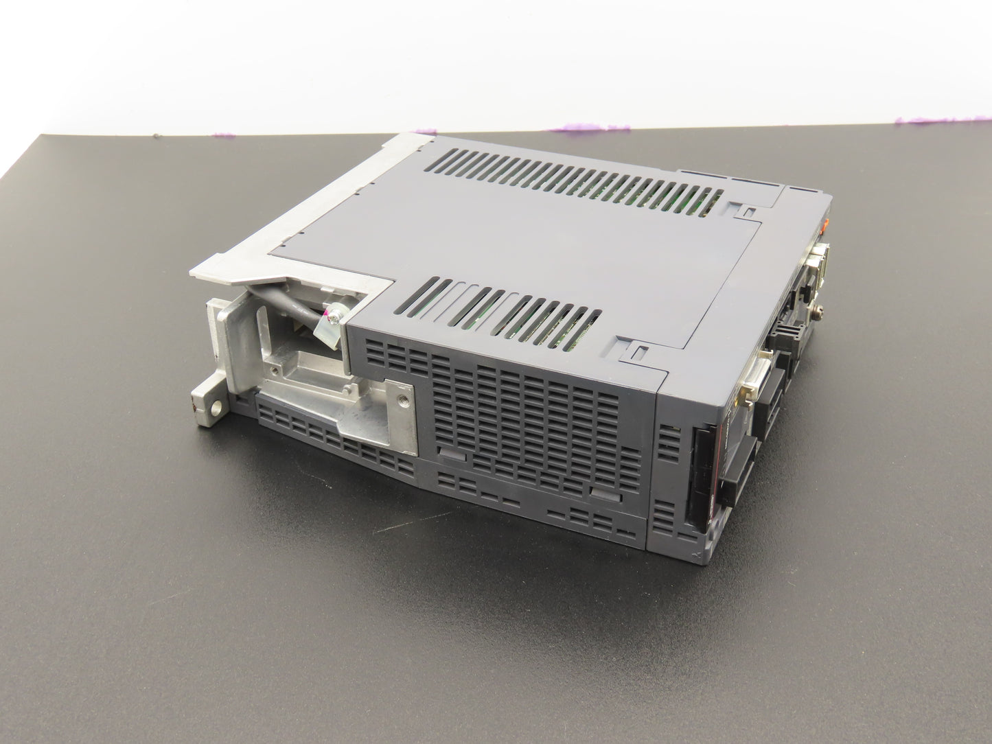 Mitsubishi MR-J4W2-22B AC Servo Drive 0.2kW 200-240V 3Ph MELSERVO J4