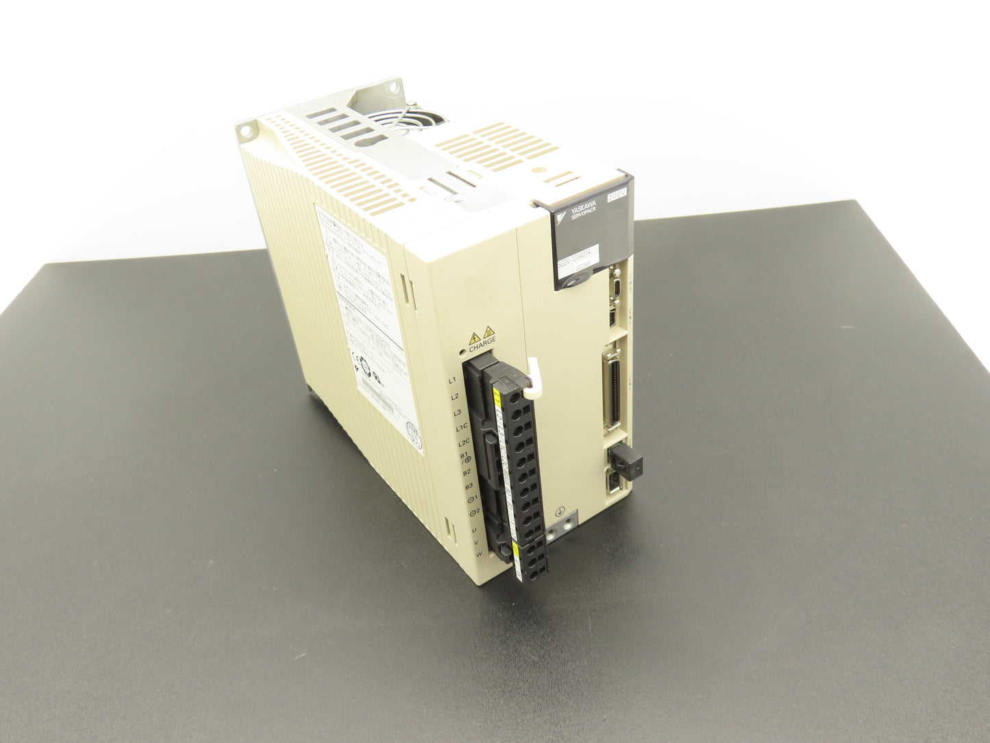 Yaskawa SGDV-120A01A SERVOPACK Drive Controller Module 200-230V 3Ph 1.5kW
