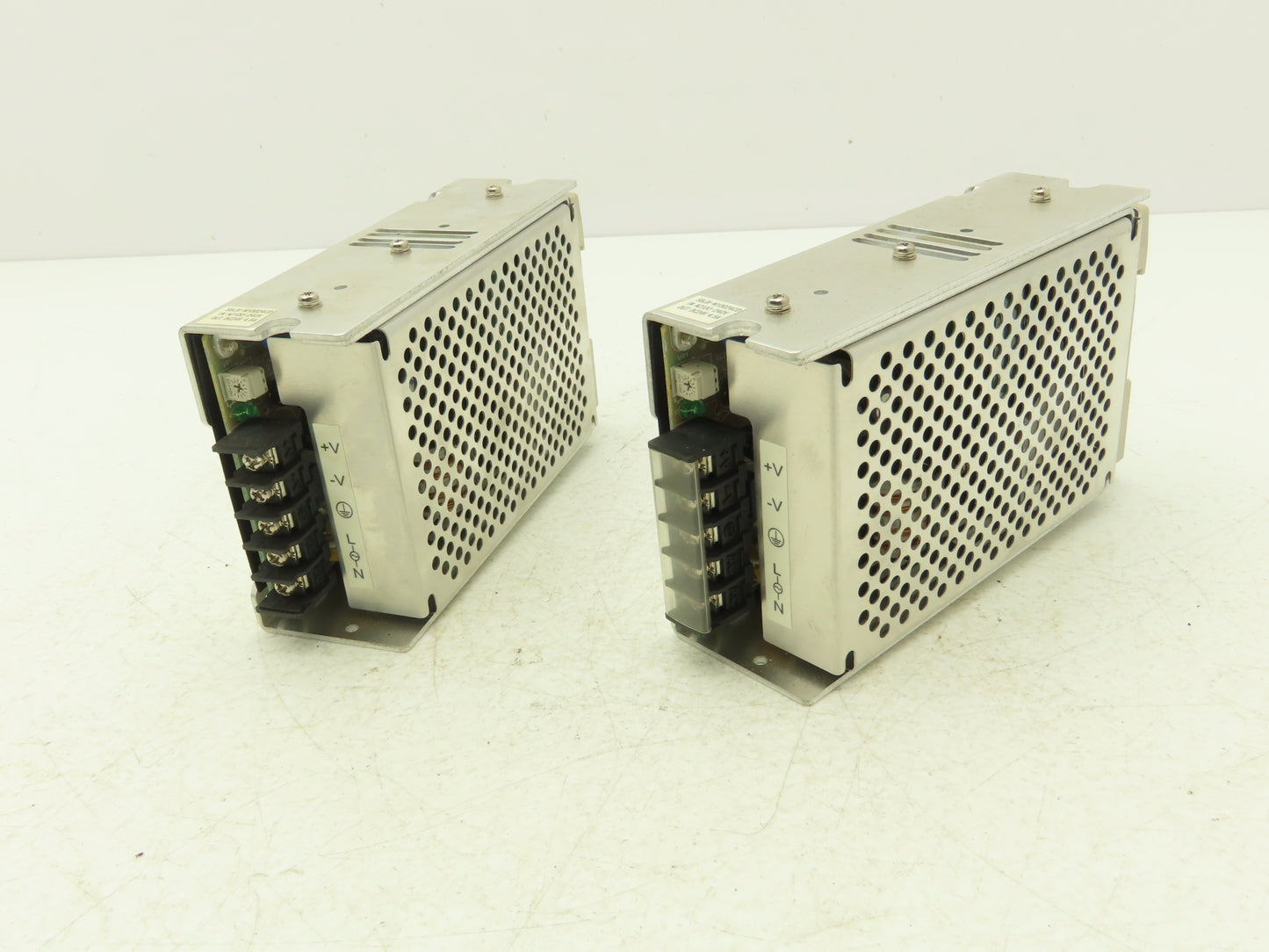 Omron S8JX-N10024CD Power Supply In 100-240VAC Out 24VDC 4.5A DIN Rail Lot of 2