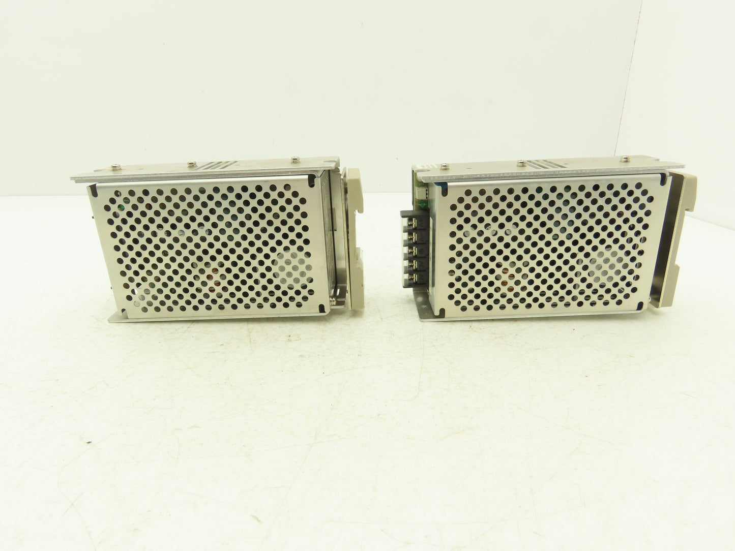 Omron S8JX-N10024CD Power Supply In 100-240VAC Out 24VDC 4.5A DIN Rail Lot of 2