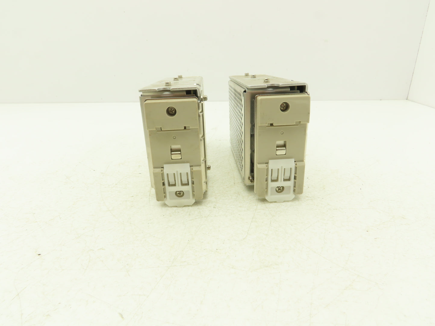 Omron S8JX-N10024CD Power Supply In 100-240VAC Out 24VDC 4.5A DIN Rail Lot of 2