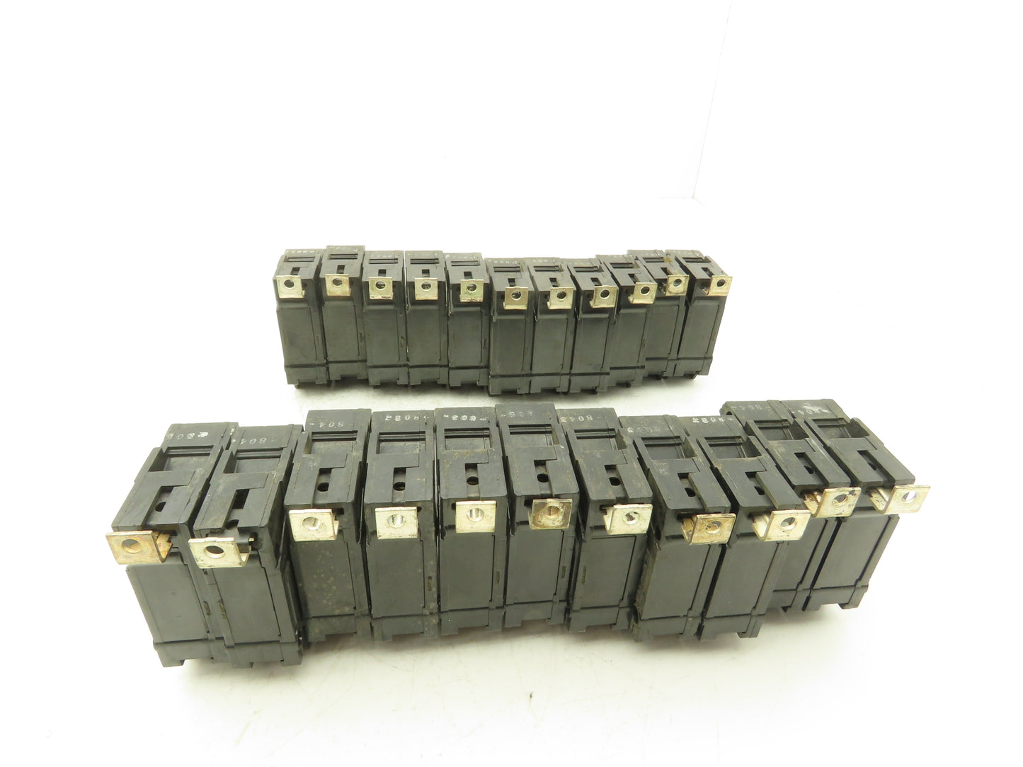 General Electric TQB1120 Circuit Breaker 1-Pole 20A Bolt-On 120/240V Lot of 22