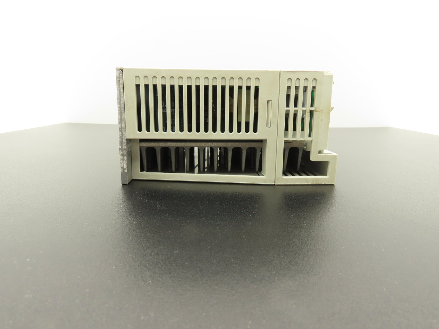 Mitsubishi MR-J2S-40A-QW219 AC Servo Drive 0.4kW 200-240V 3Ph MELSERVO J2