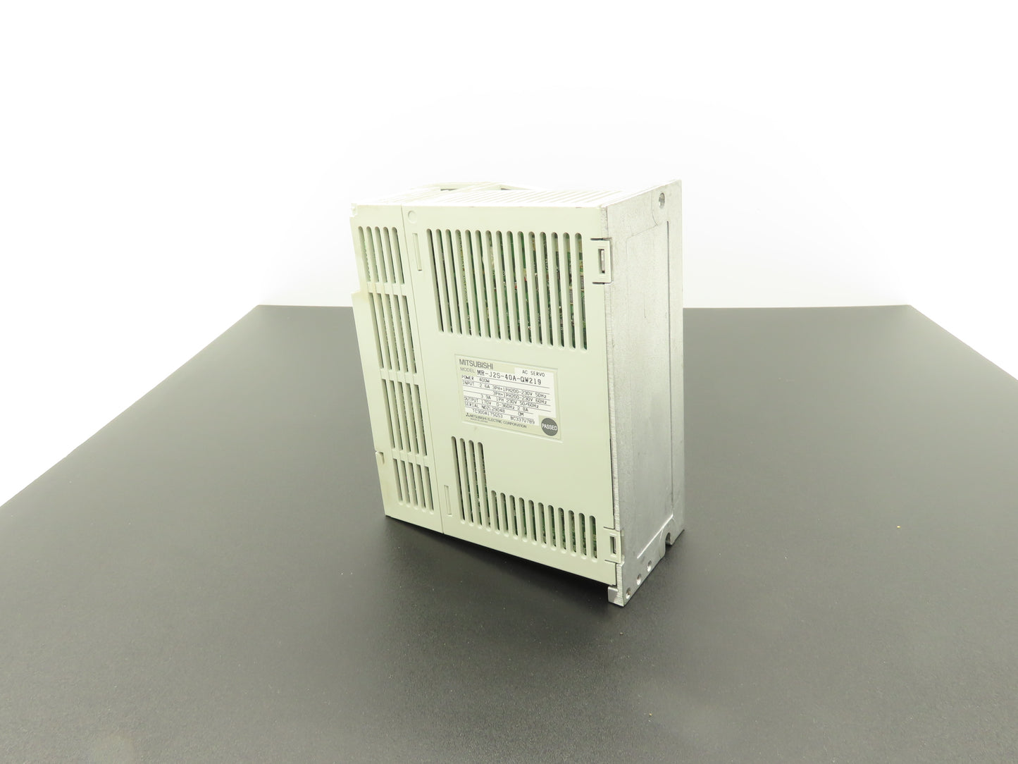 Mitsubishi MR-J2S-40A-QW219 AC Servo Drive 0.4kW 200-240V 3Ph MELSERVO J2