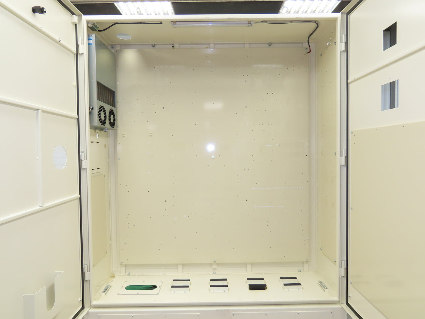 Electrical Modular Enclosure 2000x1800x550mm Control Cabinet Freestanding