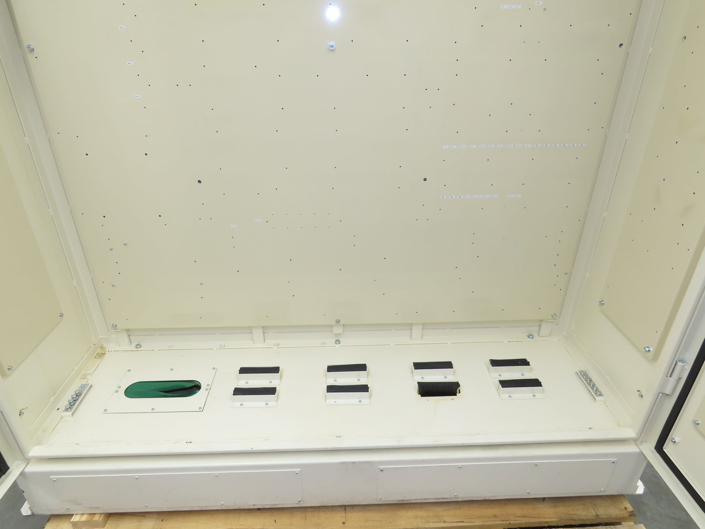 Electrical Modular Enclosure 2000x1800x550mm Control Cabinet Freestanding