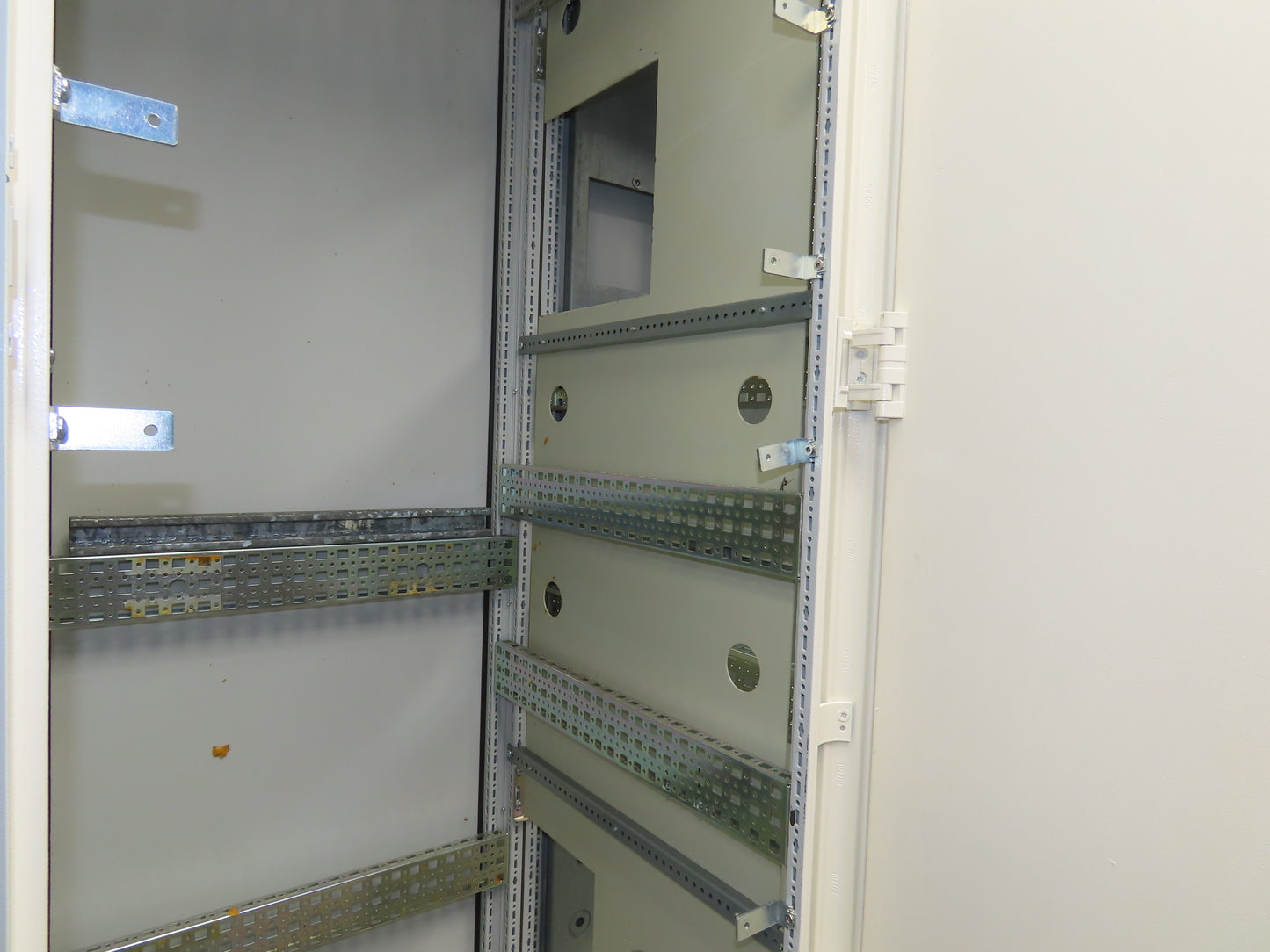 Rittal Electrical Modular Enclosure 1950x2200x600mm Control Cabinet Freestanding