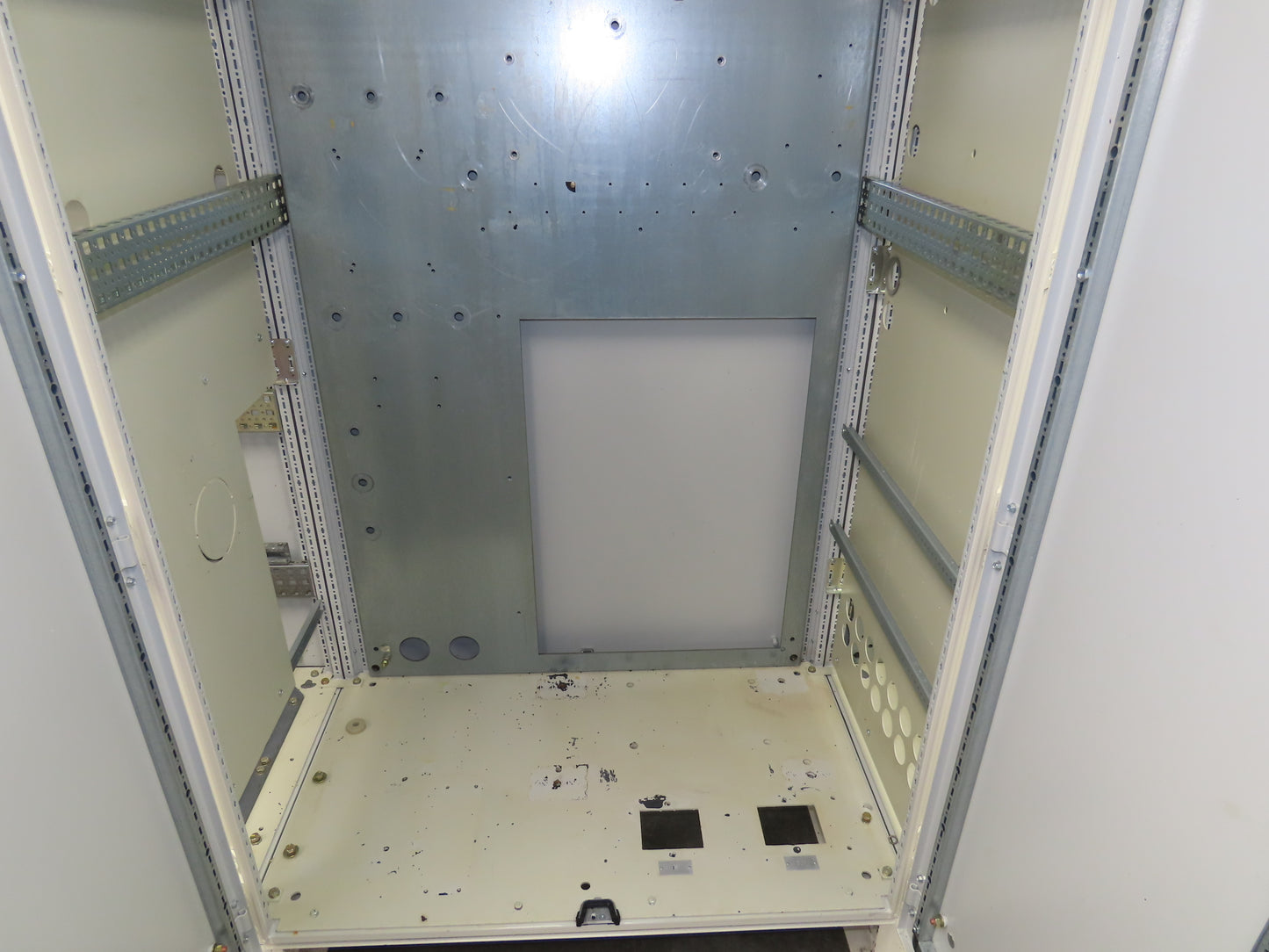 Rittal Electrical Modular Enclosure 1950x2200x600mm Control Cabinet Freestanding