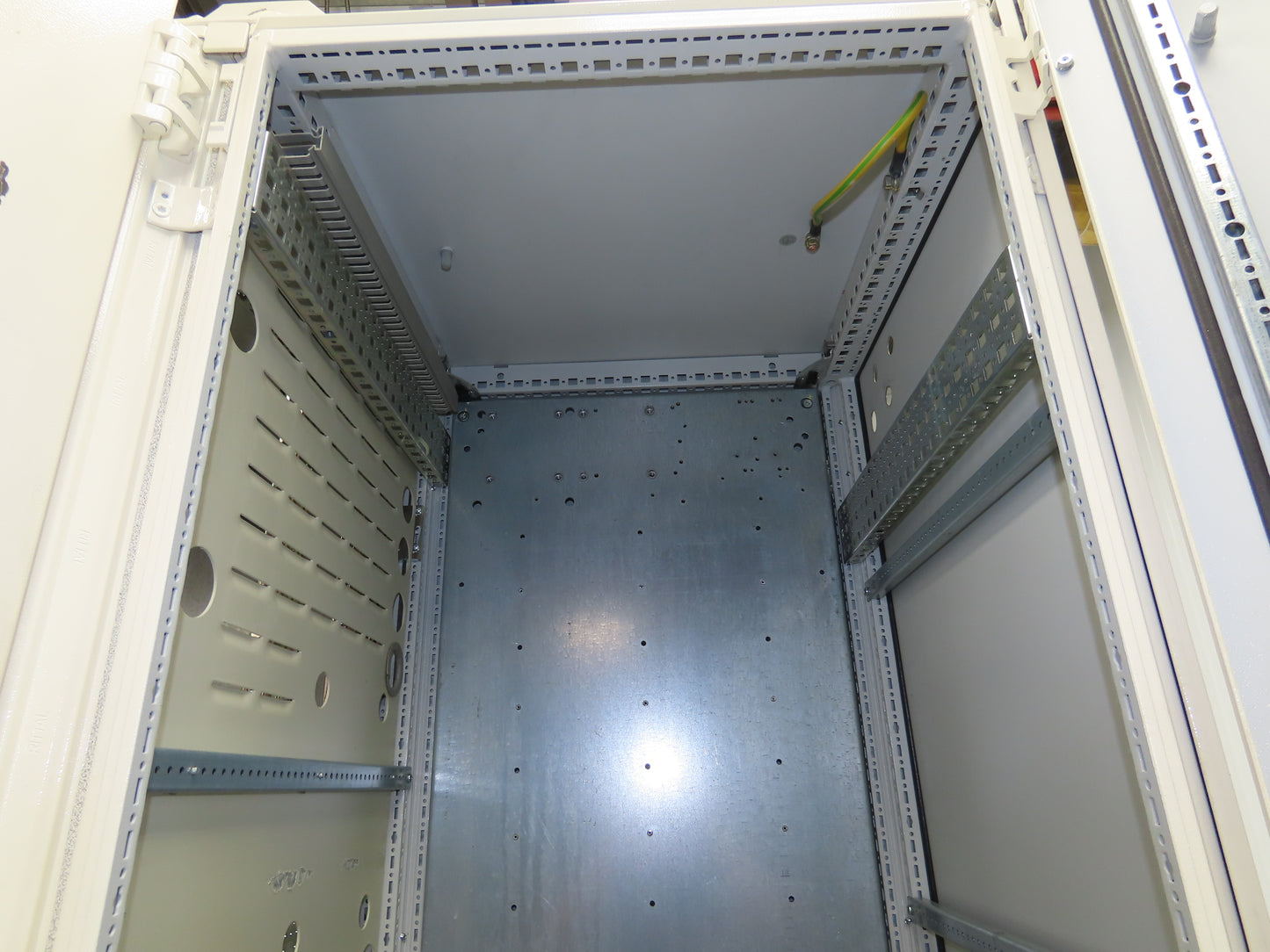 Rittal Electrical Modular Enclosure 1950x2200x600mm Control Cabinet Freestanding