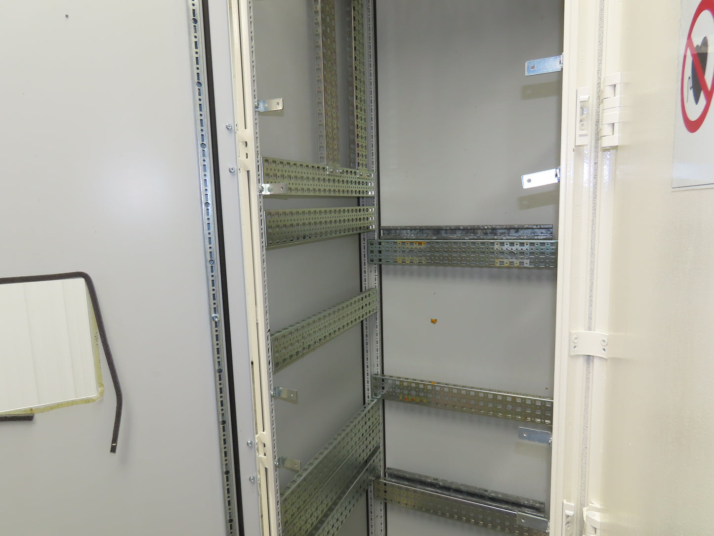 Rittal Electrical Modular Enclosure 1950x2200x600mm Control Cabinet Freestanding