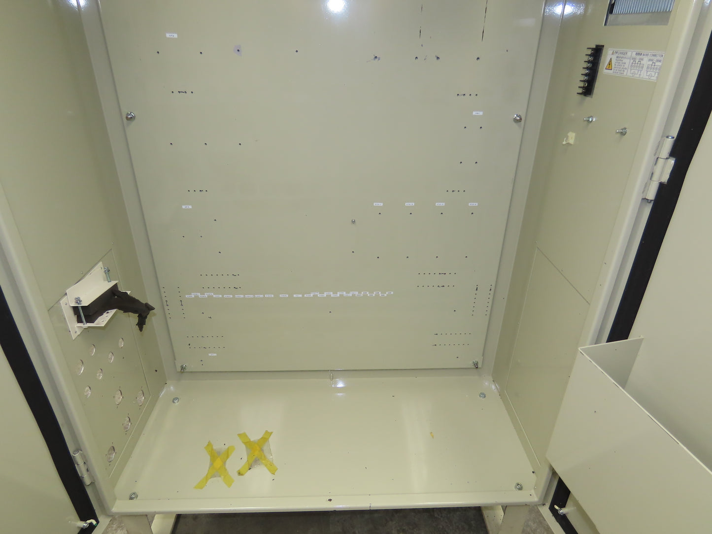 Freestanding Electrical Enclosure 1400x900x400mm 50A Disconnect 55x35x16"
