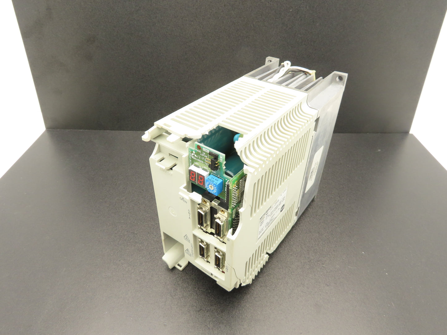 Mitsubishi MR-J2S-200B AC Servo Drive 2kW 200-240V 3Ph MELSERVO J2