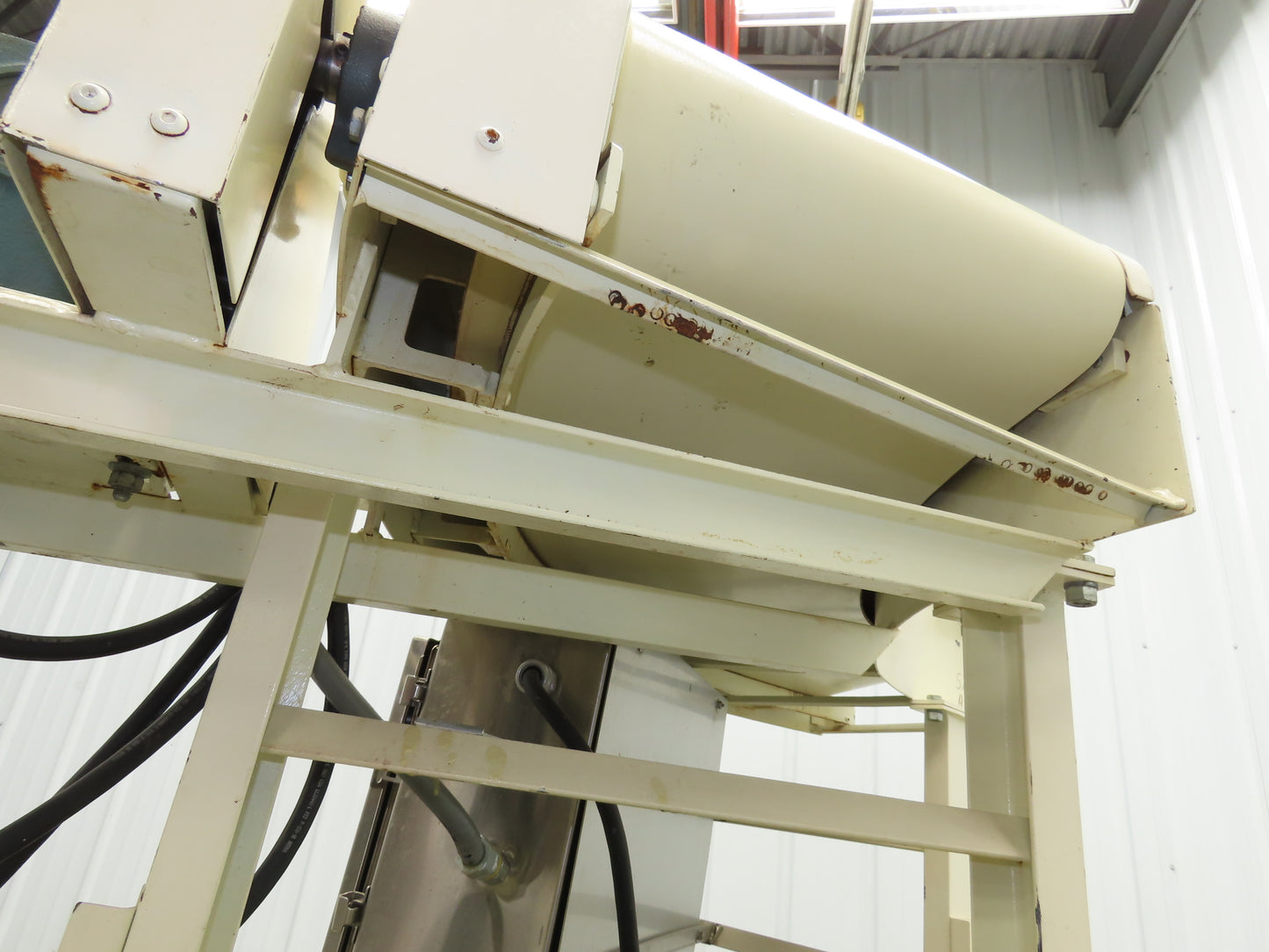 Jantec PTM 90 Deg Curve Portable Conveyor 16" Belt 480V 3PH Variable Speed 45FPM