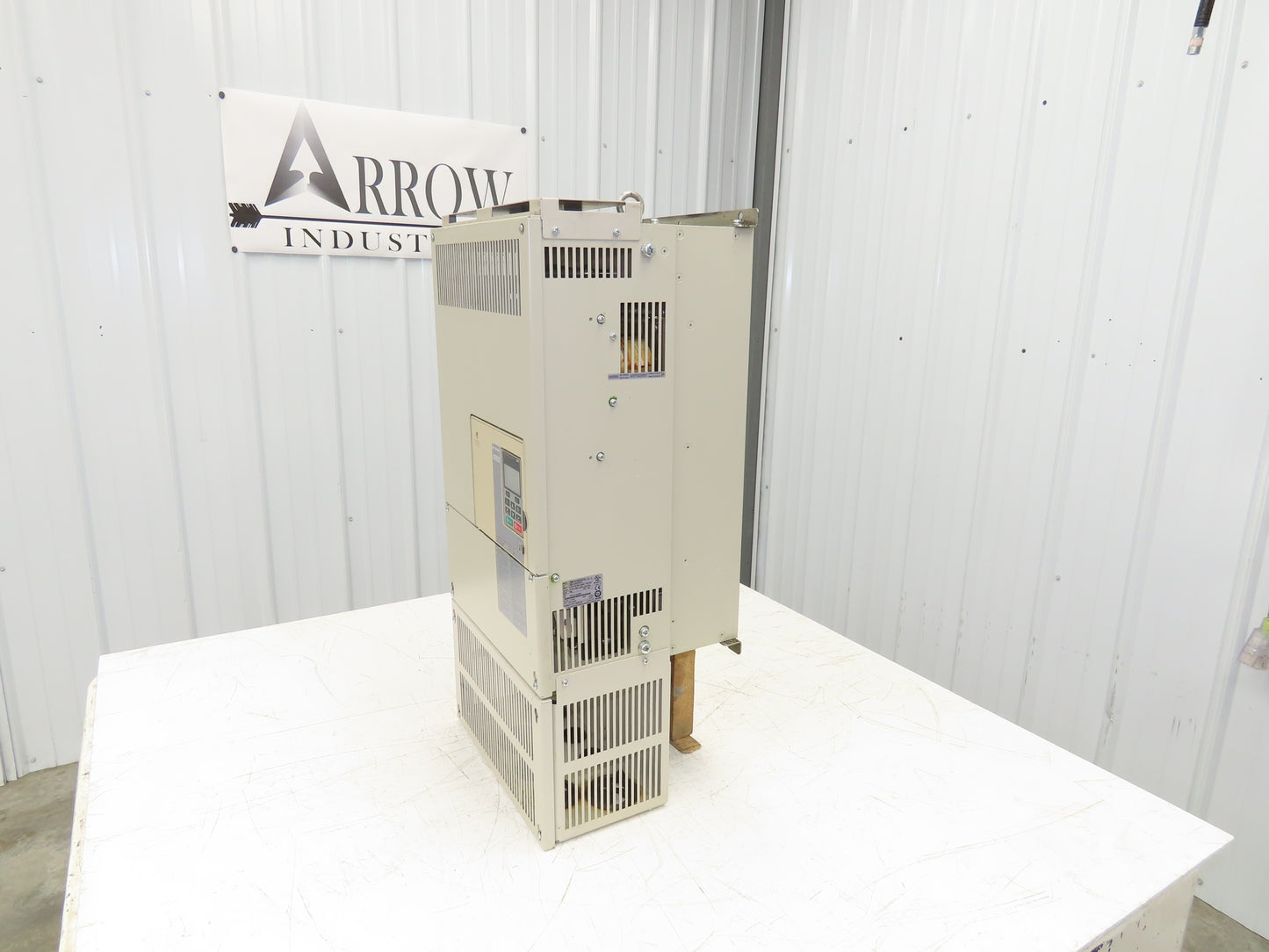 Yaskawa CIMR-AU4A0165FAA A 1000 Electric Motor Inverter Drive 125Hp 480V 3Ph
