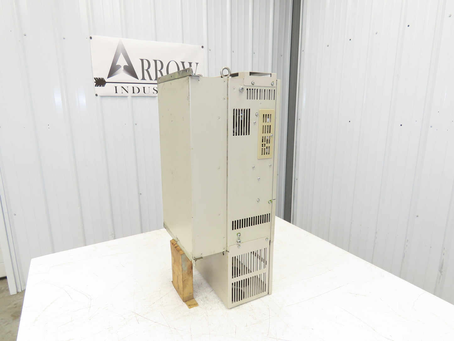 Yaskawa CIMR-AU4A0165FAA A 1000 Electric Motor Inverter Drive 125Hp 480V 3Ph