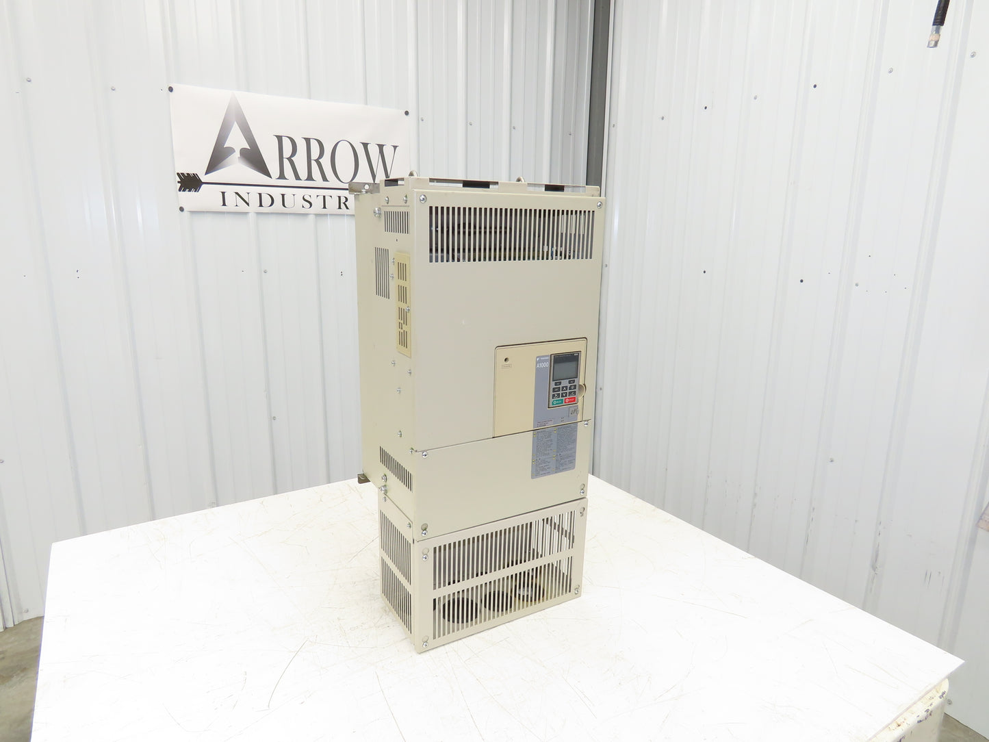 Yaskawa CIMR-AU4A0165FAA A 1000 Electric Motor Inverter Drive 125Hp 480V 3Ph