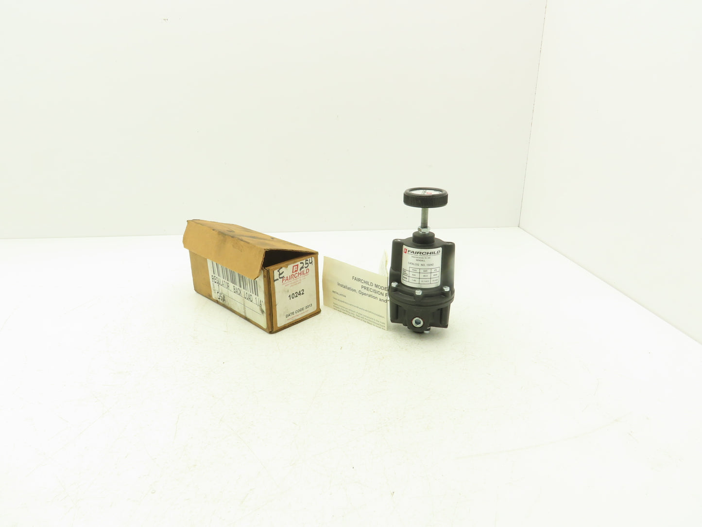 Fairchild 10242 Kendall Pressure Regulator 1/4" NPT 1/2-30PSI Range 1-60 PSIG