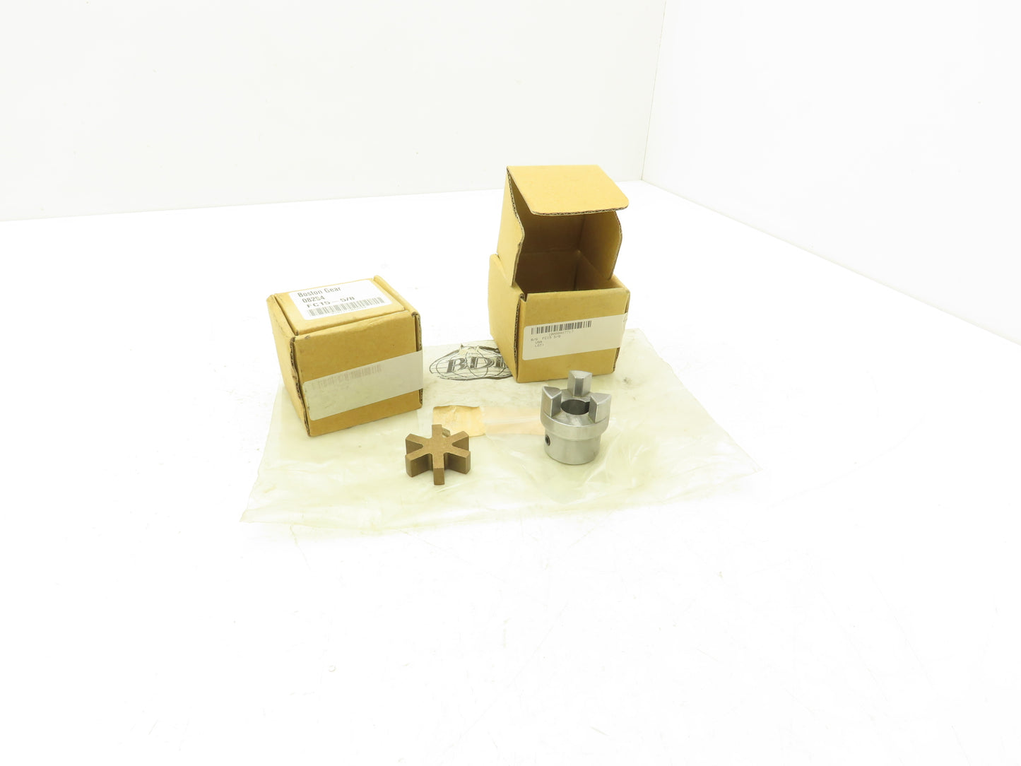 Boston Gear FC15-5/8 Shaft Coupling 5/8" With Bost-Bronz Spider Insert Lot of 2