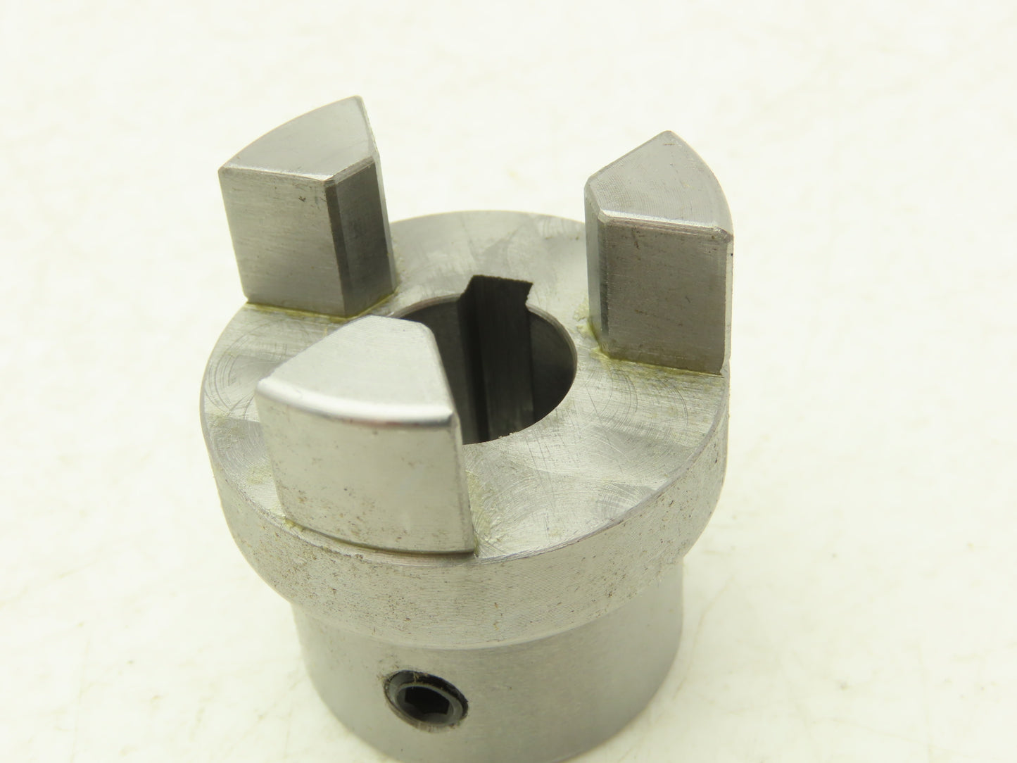 Boston Gear FC15-5/8 Shaft Coupling 5/8" With Bost-Bronz Spider Insert Lot of 2