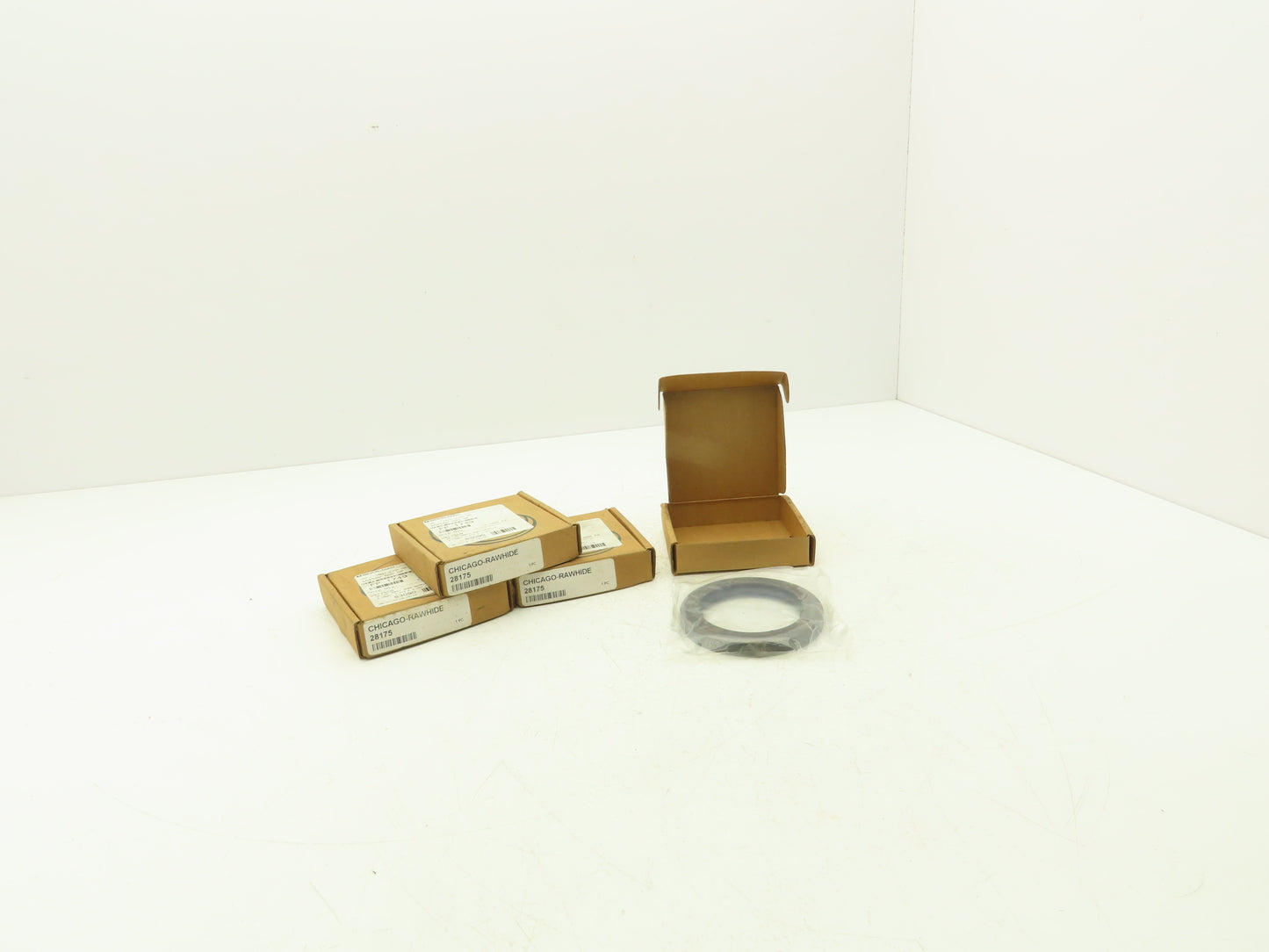 Chicago Rawhide 28175 Oil Seal Single Lip 2.813" Shaft Dia 4.003" OD Lot of 4