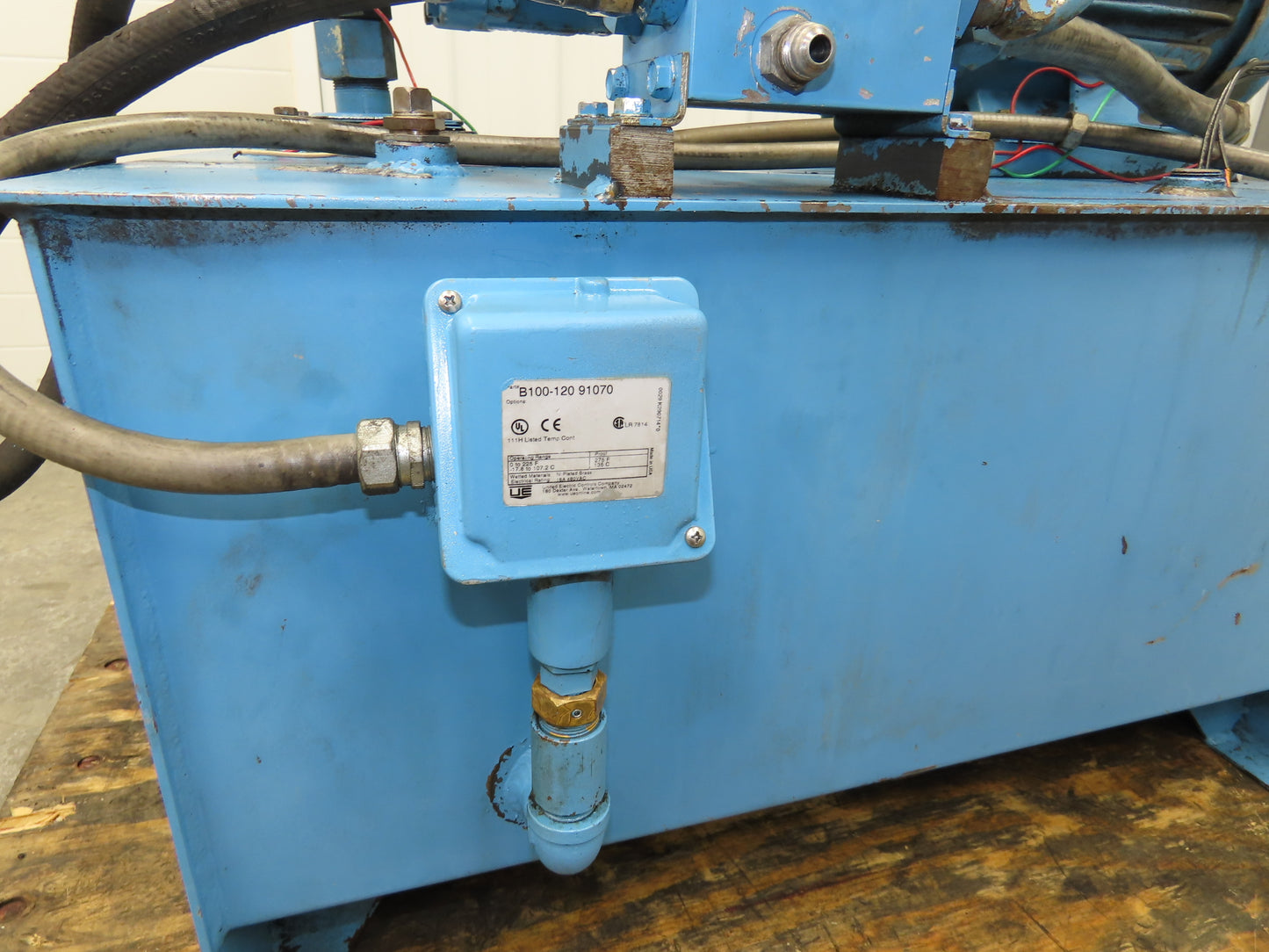 Vickers Hydraulic Power Unit 30 Gallon Tank 10GPM 3000PSI 10Hp 230/460V 3Ph