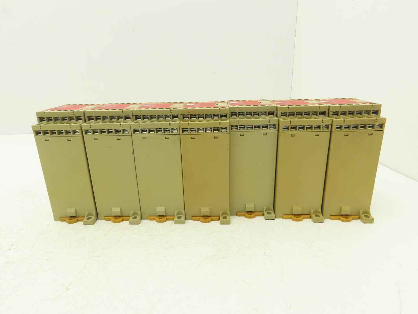 Omron STI G9SA-501 Dual Channel Safety Relay Unit 24VAC/DC Lot of 7
