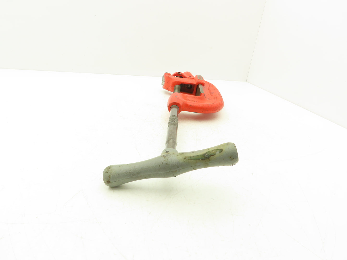 Ridgid 4-S Heavy Duty Pipe Cutter 2"-4" Capacity Accepts Extension for 2 Man Use