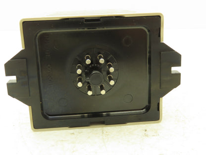 Omron SDV-FL6 Voltage Sensor Safety Monitor Relay 110 VAC W/Socket Base
