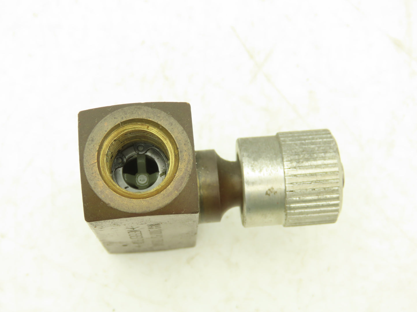 Parker PF400B In-line Flow Control Valve 1/4" NPT Brass 2000 PSI  Lot of 4