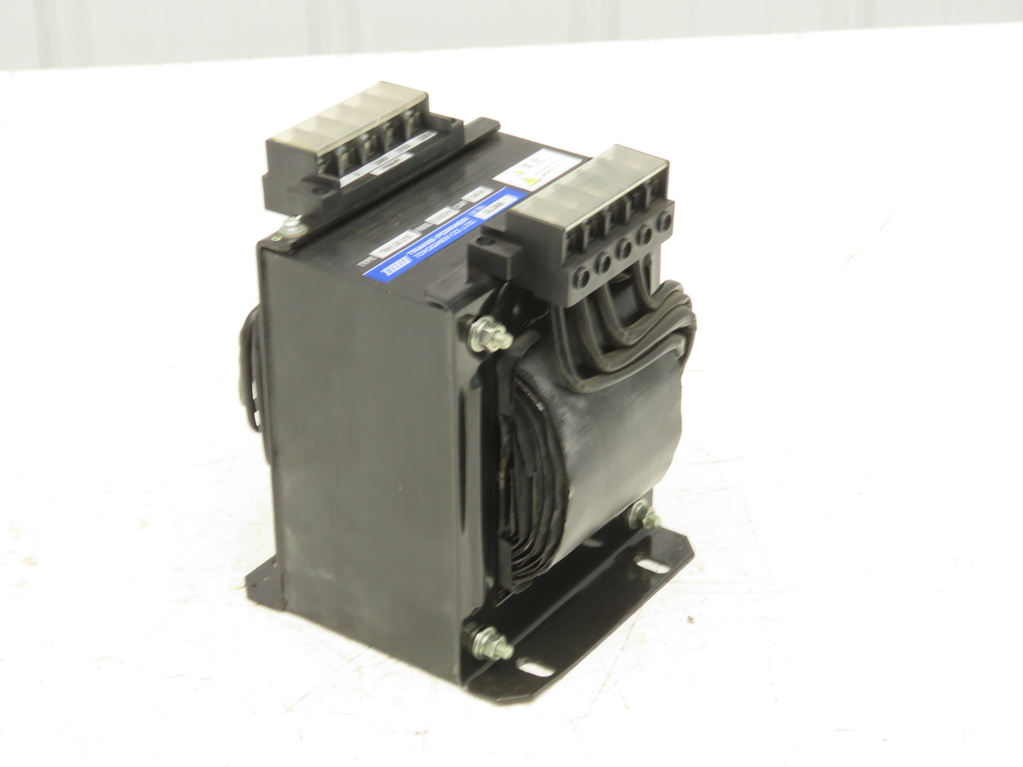 Toyogiken Step-Down Transformer 1.5kVA Pri 200-210-220V Sec 100-105-110V 1PH