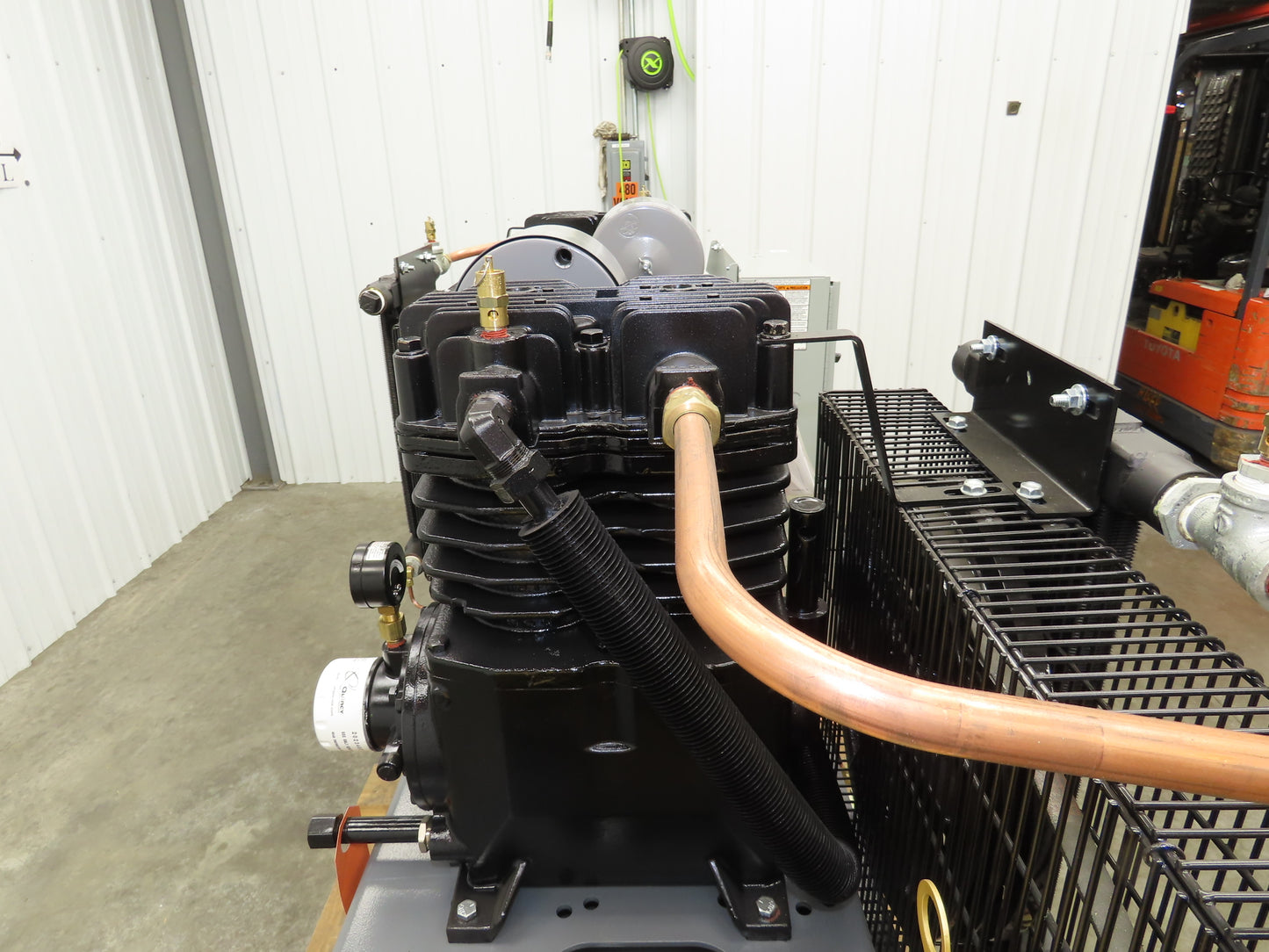 Atlas Copco CR5 Reciprocating Duplex Air Compressor 35CFM 5HP 230V 3Ph 120 Gal