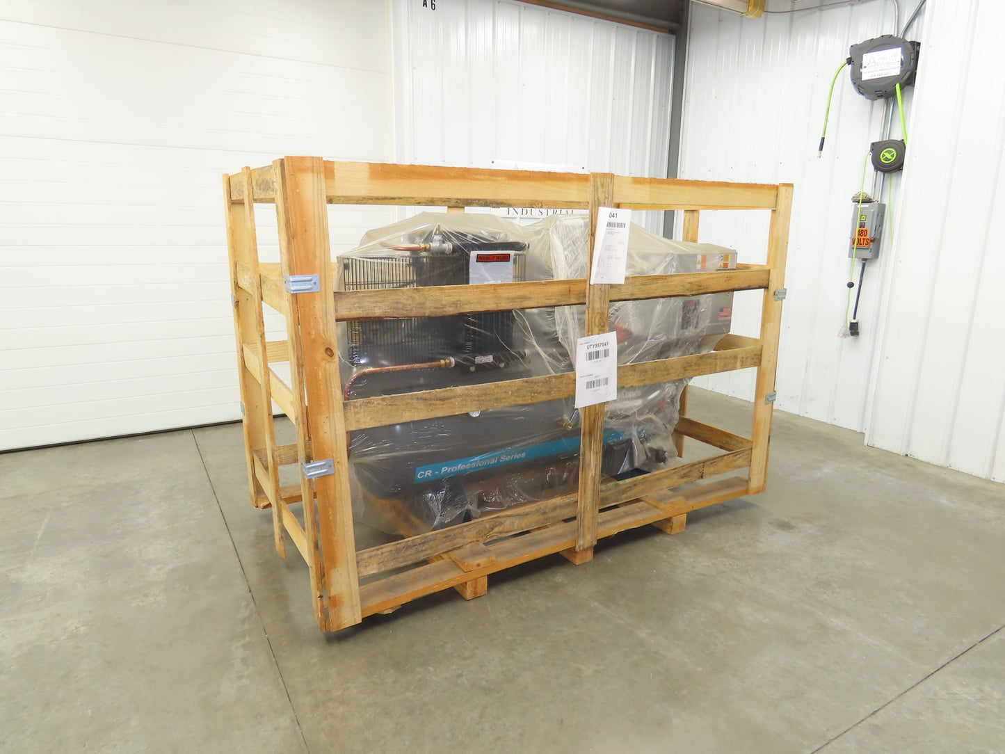 Atlas Copco CR5 Reciprocating Duplex Air Compressor 35CFM 5HP 230V 3Ph 120 Gal