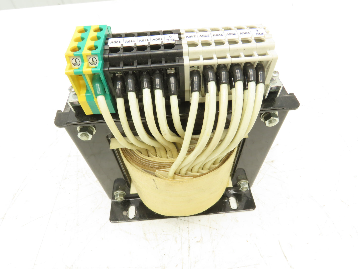 Kasuga DVS840UTE1500 Step-Down Power Transformer 840VA 1Ph Pri 240V Sec 120V